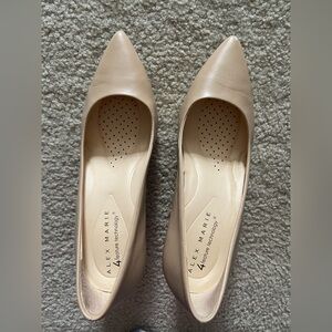 Alex Marie 4 feature technology leather shoes size 5M